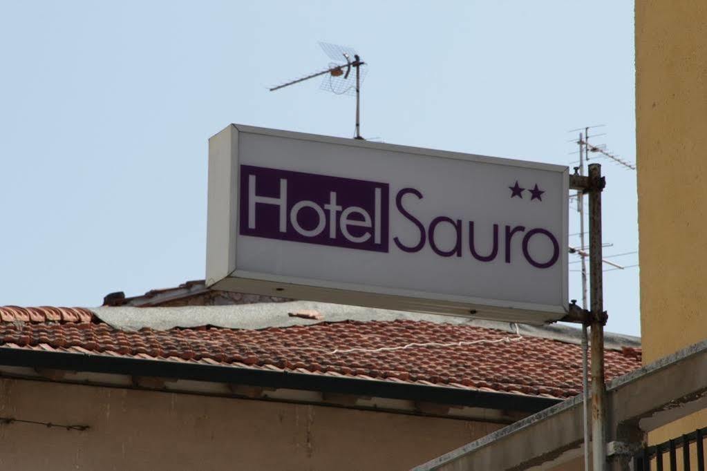 Hotel Sauro Viareggio Exterior photo